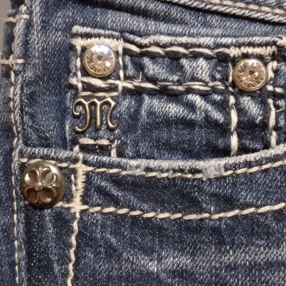 Miss Me Women Dark Wash Low Rise Capris 30 Y2Kcore Casual Comfy Distressed Jean - Picture 5 of 16